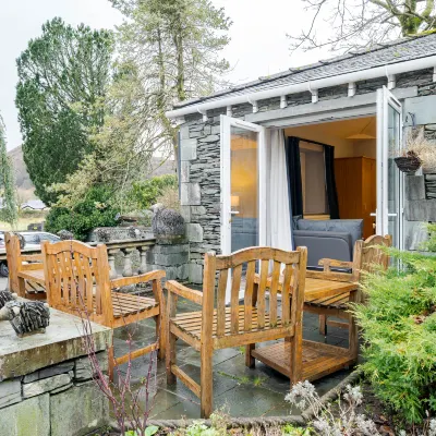 Waterhead Retreat, Ground Floor Bathtub Suites with Private Entrance レイク・ディストリクト国立公園周辺のホテル