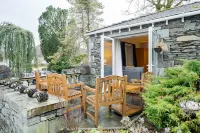 Waterhead Retreat - Ground Floor, Private Entrance, Parking and Light Breakfast - Pet friendly