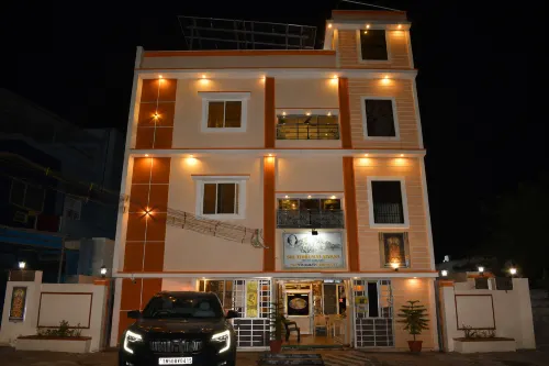 Sri Thirumalaivasa Guest House - 駐車場