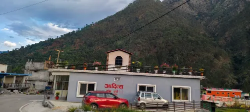 Hotel Aditya Home Stay - parking