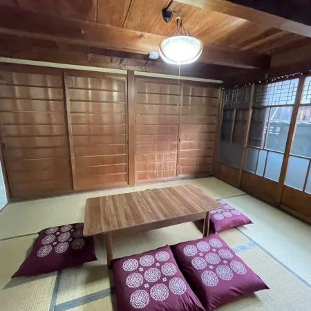 A house within walking distance of Kuwana Station. Maximum 11 guests can stay