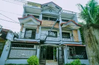 Hymn's Tourist Inn