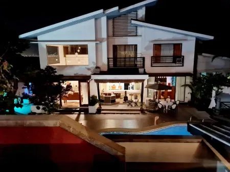 Date and Dine Residences Отели в г. Тейтей