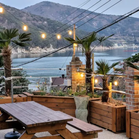 Ha-Wahyeon HOUSE: Great location, views and vibe!