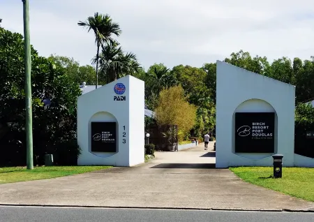 Birch Resort Port Douglas Отели в г. Крейгли