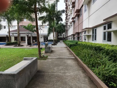 Warm & Cozy Retreat near SM Trece Отели рядом с достопримечательностью «Diocesan Shrine of the Immaculate Conception»