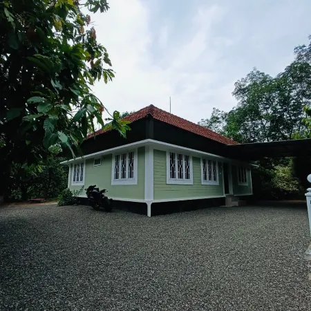 Riverside Homestay by Nature