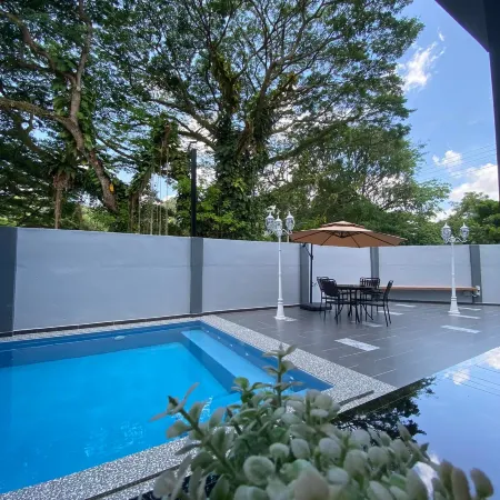 4BR 16pax LYL Jaccuzi Private Pool House ipoh