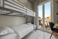 7ATHENS - Condos