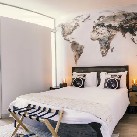 Le Chic: Luxury meets Lifestyle Отели рядом с достопримечательностью «Роузбенк»