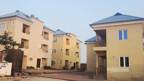 DOMINION APARTMENT AND GUEST HOUSE SIMAWA Hotels in Shagamu