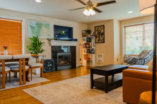 Luxury Modern Home Near Green Lake, Seattle