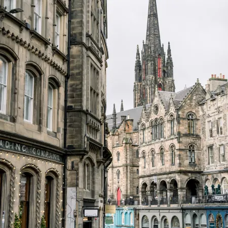 3 Bed Traditional Apartment on Picturesque Victoria St