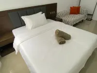 Shore 1 Spacious Smart Home 1003