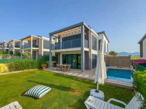 Villa Elit- Family Villa with Private Pool, Seaview のホテル