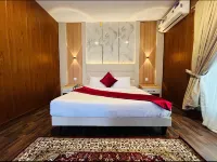 Hotel Posh Pavillion - Pet friendly