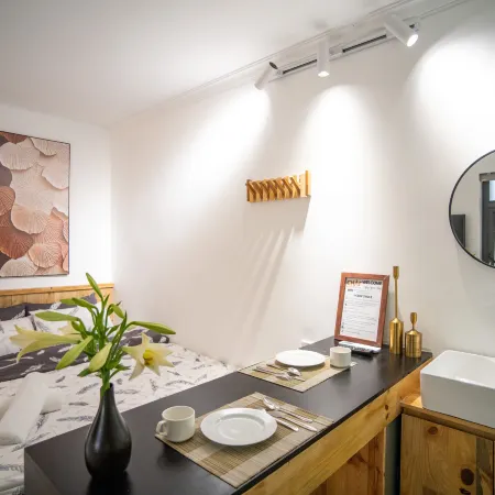 Homestay CHAT | Train Street Apartments | Old Quarter Edge