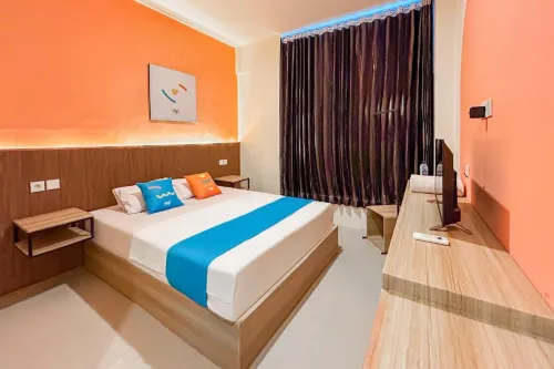 SANS Hotel Guntur Cendana Garut - parking