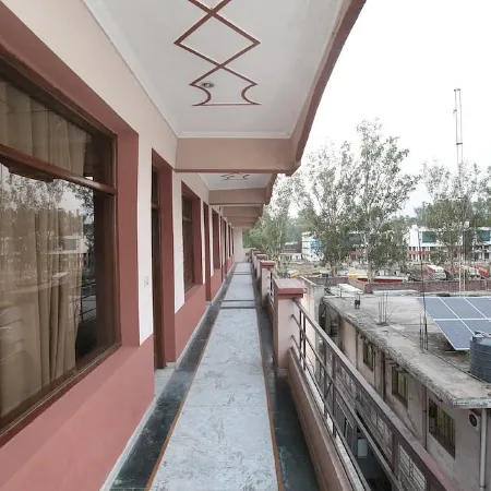 HOTEL ASHISH