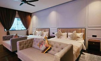 The Palm Suite at Lava Mansion