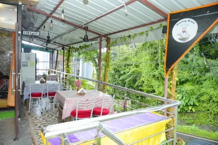 Sea Pearl Homestay Отели рядом с достопримечательностью «Marina Park»