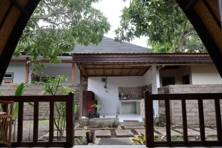 Rumah Gemala Gili Air Отели рядом с достопримечательностью «Slow Spa»