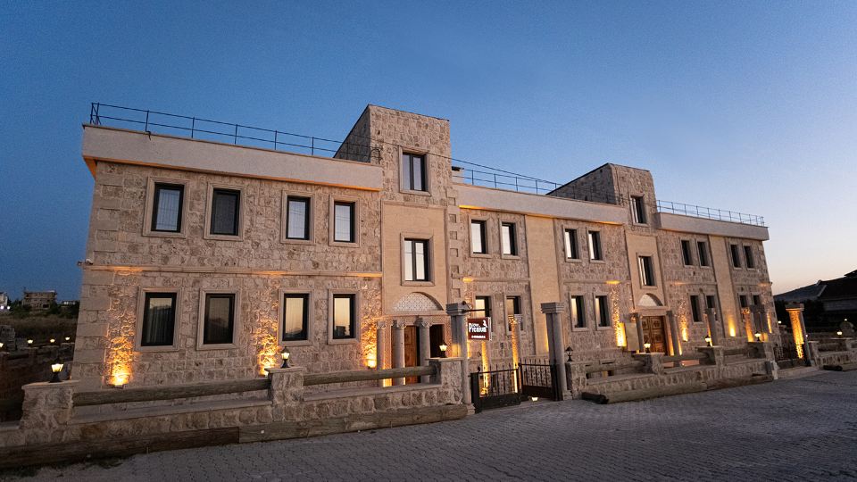Uchisar Premium Hotel
