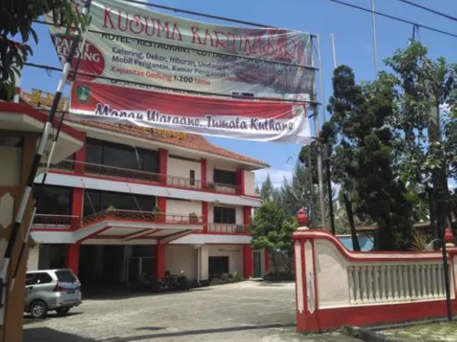 Kusuma Kartikasari Hotels in Jebres