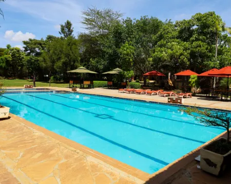 ルケニヤ ゲートウェイ アティ・リバーのホテル