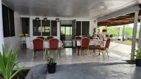 The Ideal Bed & Breakfast - breakfast
