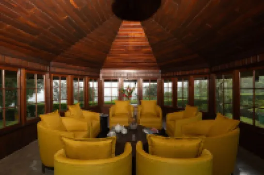 Garfield Bungalow by TONIK