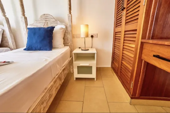 Nana's boho BeachfrontVilla w/Ac&pool