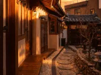 Jeonju Myeongga Hanok Stay Hotel dekat Museum Lukisan Kerajaan