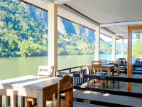 Views Backpackers Hostel Hotels in Nong Khiaw