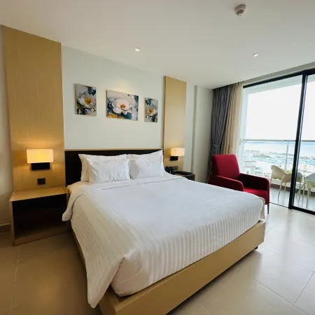 The Cam Ranh Arena- Light Tower Condotel