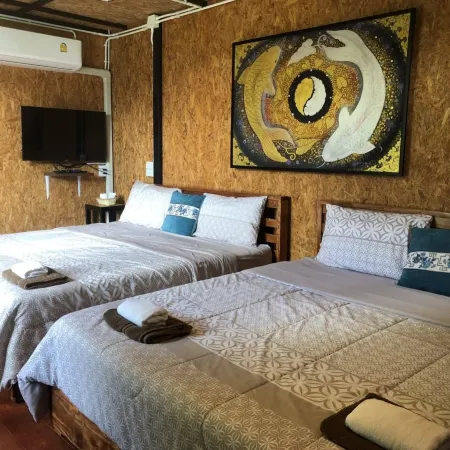 Baanhatsompaen homestay