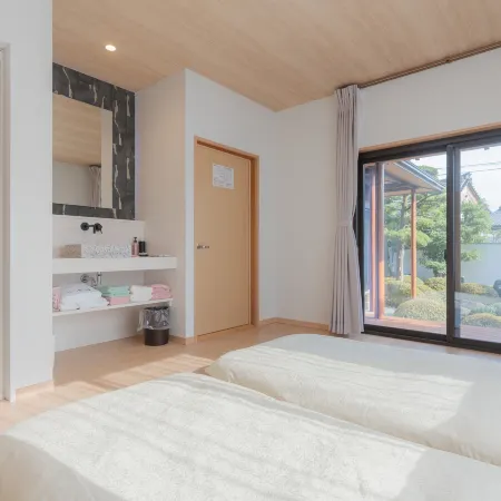 Private Japanese Garden House Near Kansai Airport, Osaka for 6-12 guests - Free parking, Hinoki Bath