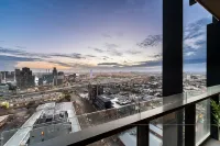 Sunset Life in Melbourne | 2BR/2BA + Pool & Sauna - Condos