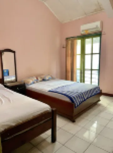 蒂爾託納迪柏邁飯店 住宿飯店