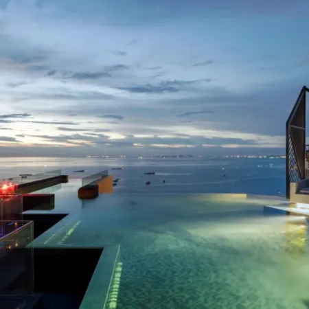 The Edge Central Pattaya – Near Beach, Central & Walking Street by Smile