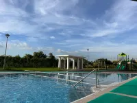 D' Heights Monterrace Lake Condo - Clark