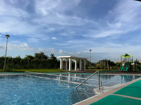 D' Heights Monterrace Lake Condo - Clark