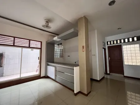 Hotel O Medan near Sun Plaza formerly Medan Baru House