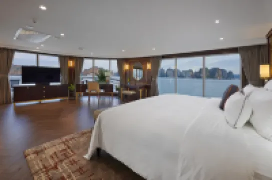 Paradise Legacy Cruise HaLong