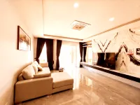Pattaya Zhongtian Beach Villa / Close to the Beach / 4 Bedrooms 5 Bathrooms 2 Living Rooms