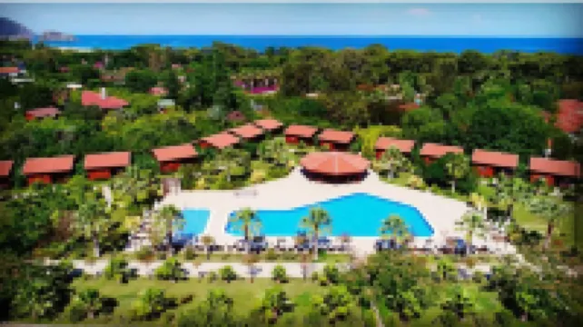 오딜 호텔 치랄리