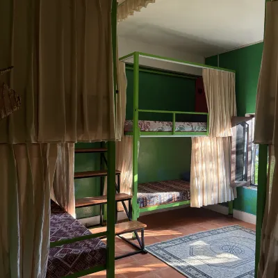 Casa Verde - Hostel โรงแรมใกล้บ้านพนม