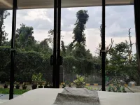 Moya Villa dan Resto Hotels in Cijeruk