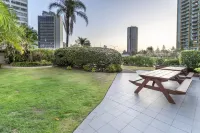 The Coastal - Luxury Beachfront Apartments with Parking & Pool