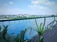 Midas Seri Alam Modern and Cozy 4-5 pax - Pool